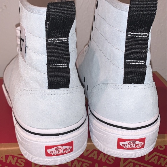 Vans - Picture 3 of 3